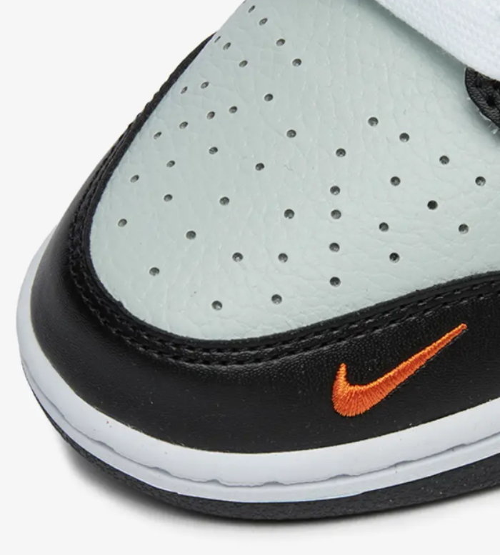  SB Dunk Low