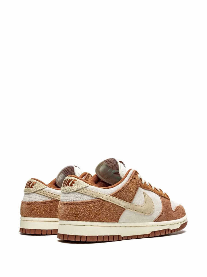 Dunk Low Prm Medium Curry Sneakers