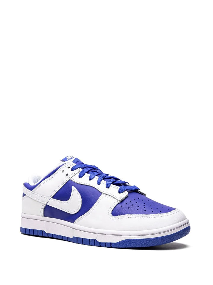 Dunk Low Sneakers