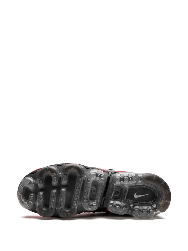 Air Vapormax Plus Black/Bright Crimson Sneakers