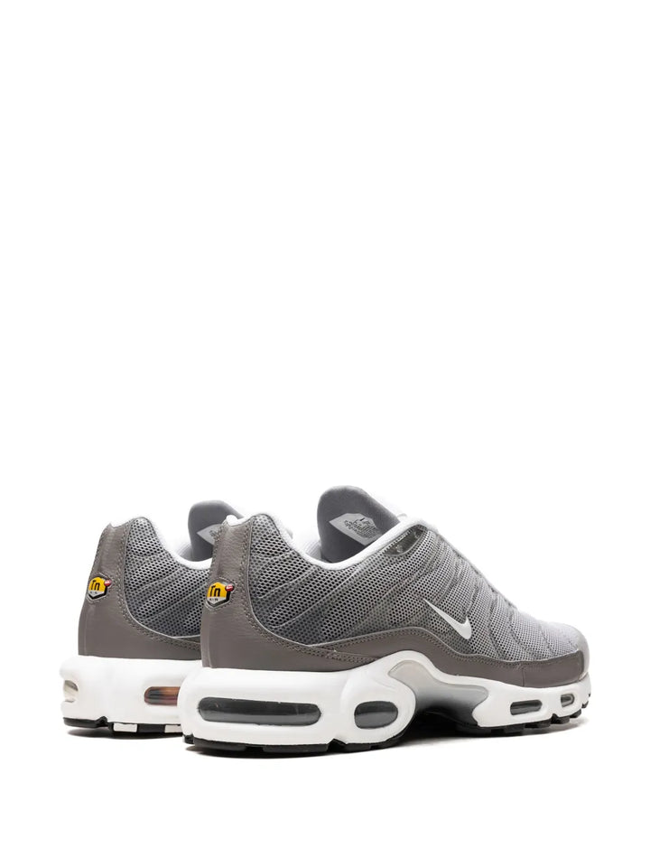 Air Max Plus Se Flat Pewter Sneakers