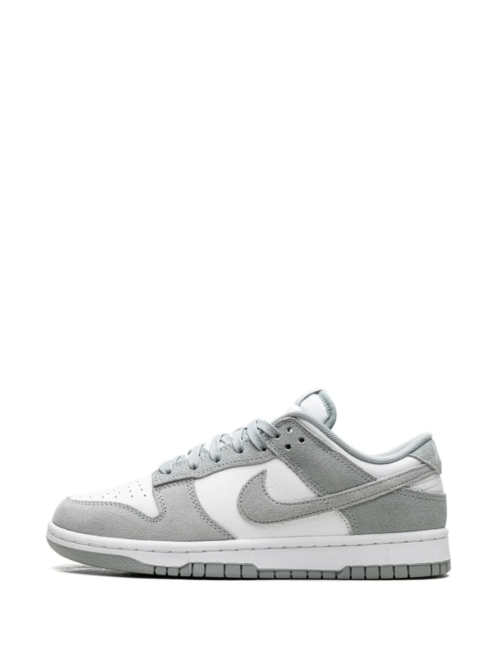 Dunk Low Light Pumice Sneakers