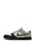 Dunk Low Sneakers