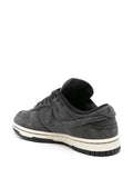 Dunk Low Sneakers