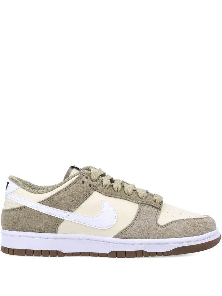 Dunk Low Retro Sneakers