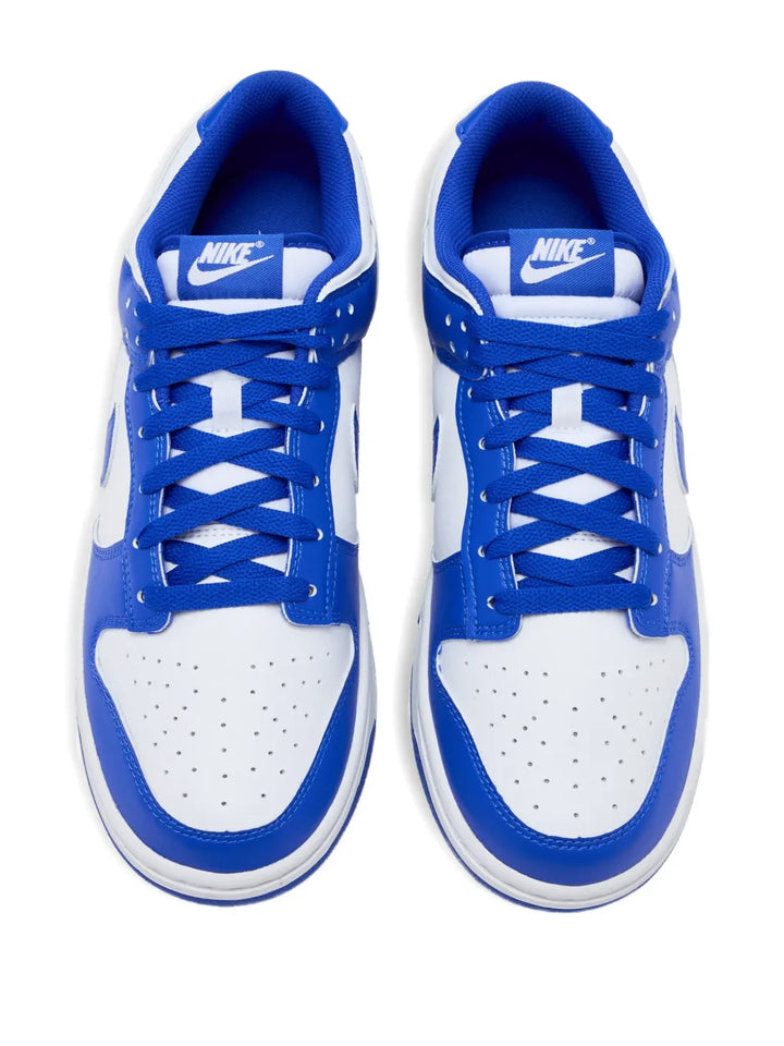 Dunk Low-Top Swoosh Sneakers