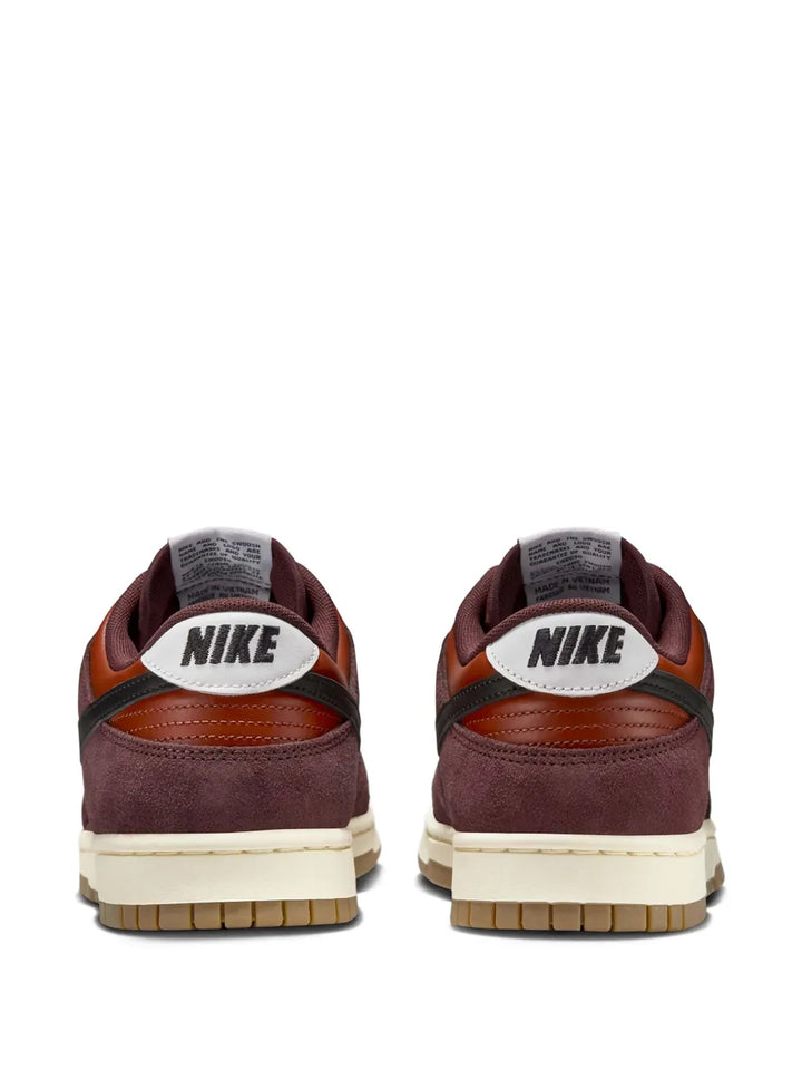 Dunk Low Retro Se Leather Sneakers