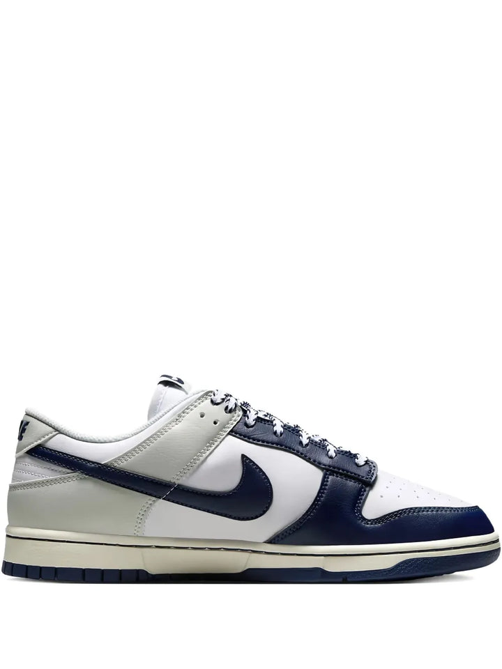 Dunk Low New York Yankees Sneakers