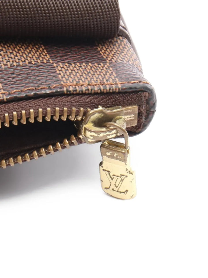 Pre-OwnedLouis Vuitton Pre-Owned2006 Pochette Melville crossbody bag