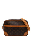 Pre-OwnedLouis Vuitton Pre-Owned2007 Monogram Trocadero 27 crossbody bag