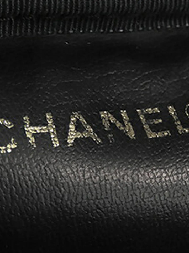 Pre-OwnedCHANEL Pre-Owned1994-1996 CC Caviar Case vanity bag