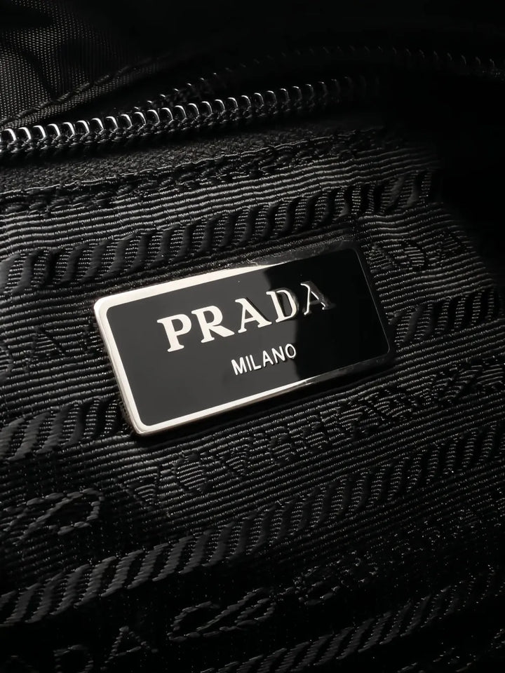 Pre-OwnedPrada Pre-Owned2010s Re-Nylon shoulder bag