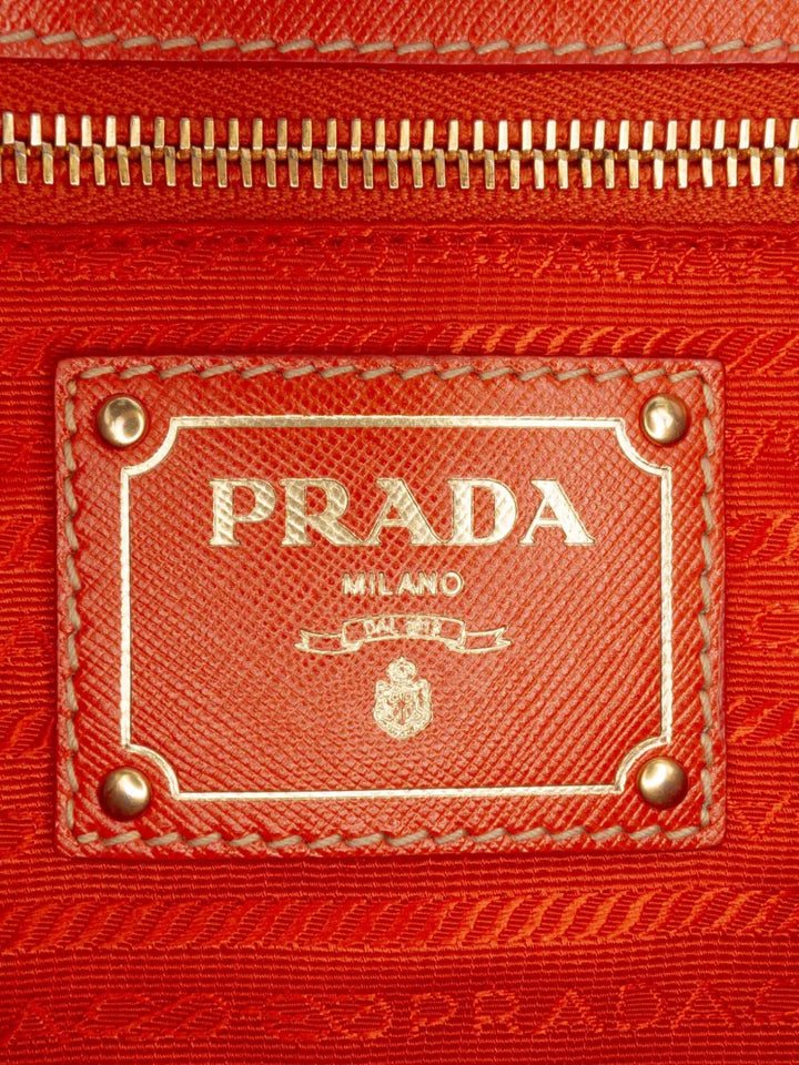Pre-OwnedPrada Pre-Owned2021-2025 Saffiano Trimmed Tessuto Logo Oro satchel