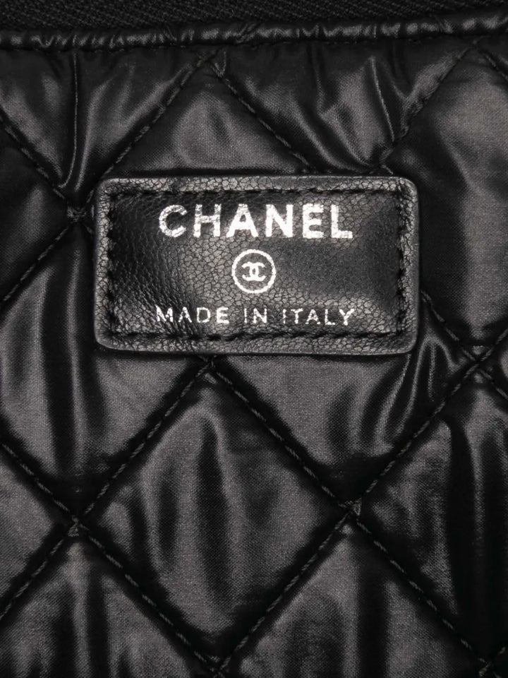 Pre-OwnedCHANEL Pre-Owned2014-2015 Large Quilted Patent O Case clutch bag