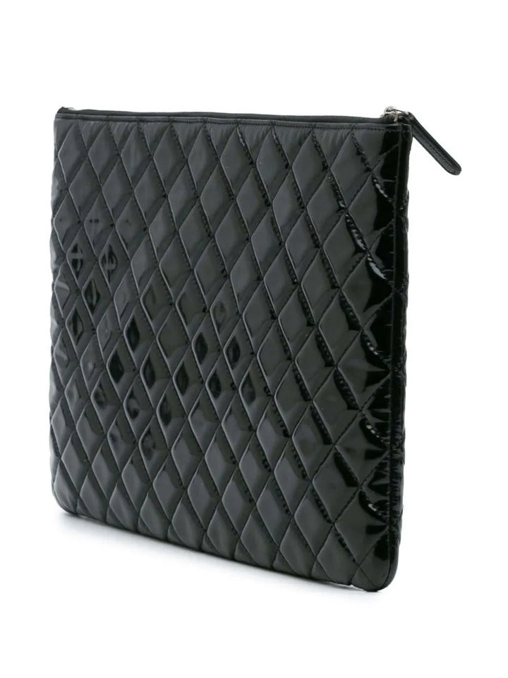 Pre-OwnedCHANEL Pre-Owned2014-2015 Large Quilted Patent O Case clutch bag