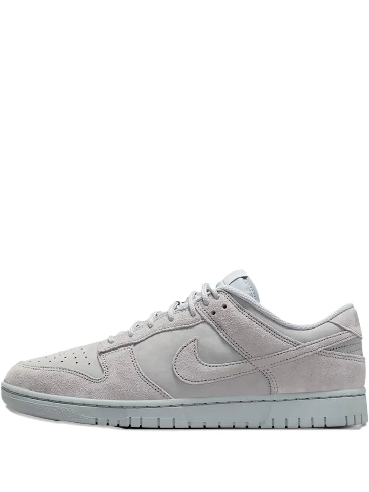 Dunk Low Se Sneakers