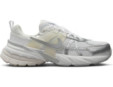  V2K Women's Running Shoes White Gray